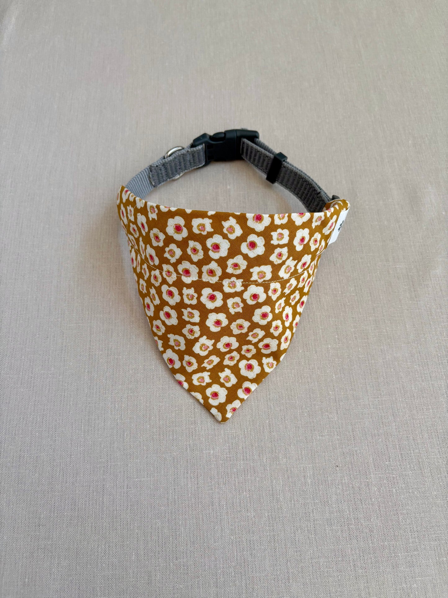 Jasmine on Gold Classic Pet Scarf