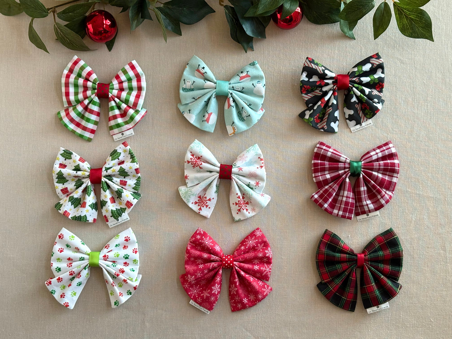 Holiday Bows with Tails