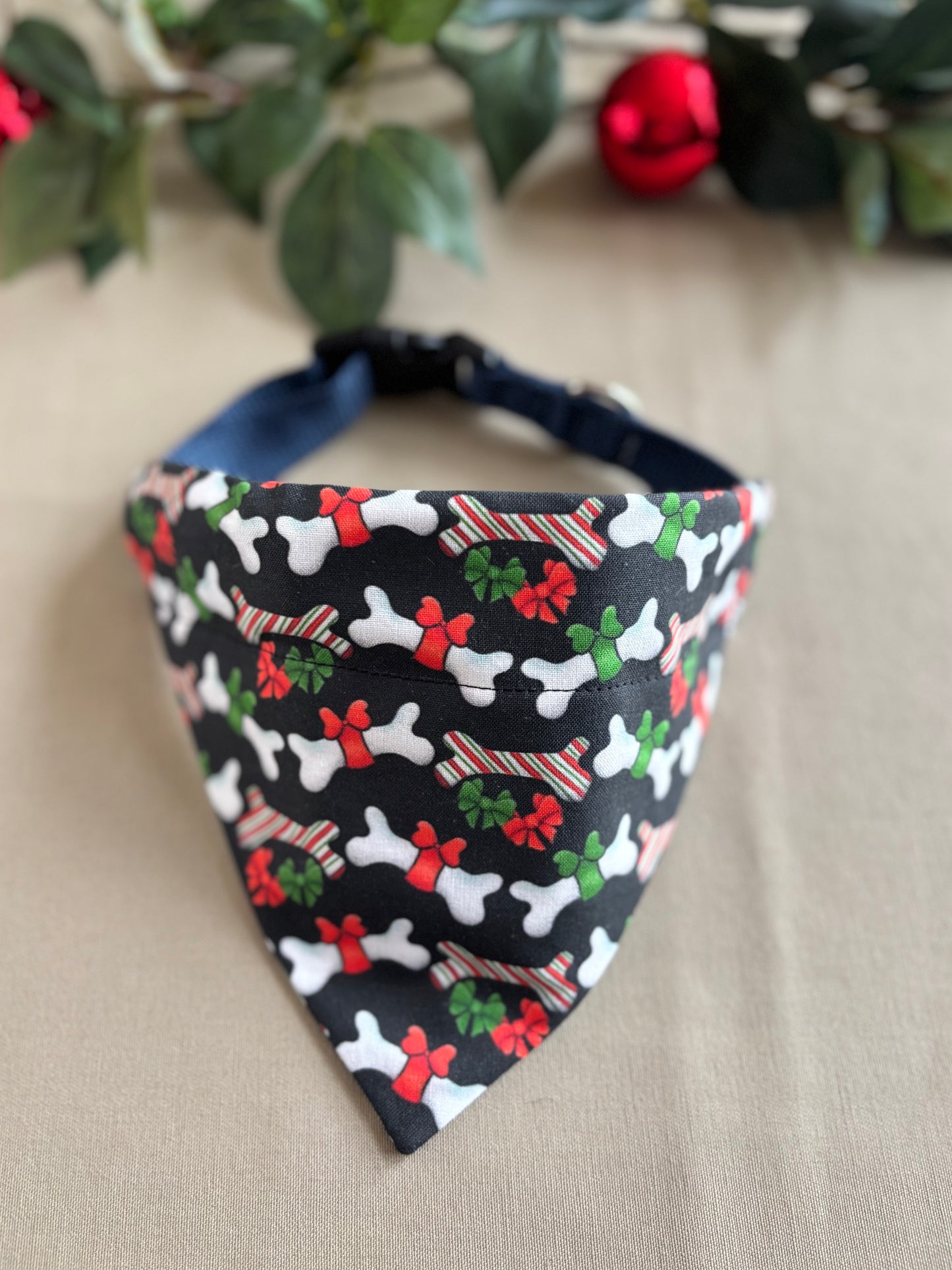 Christmas Dog Bones in Scarves and Bows