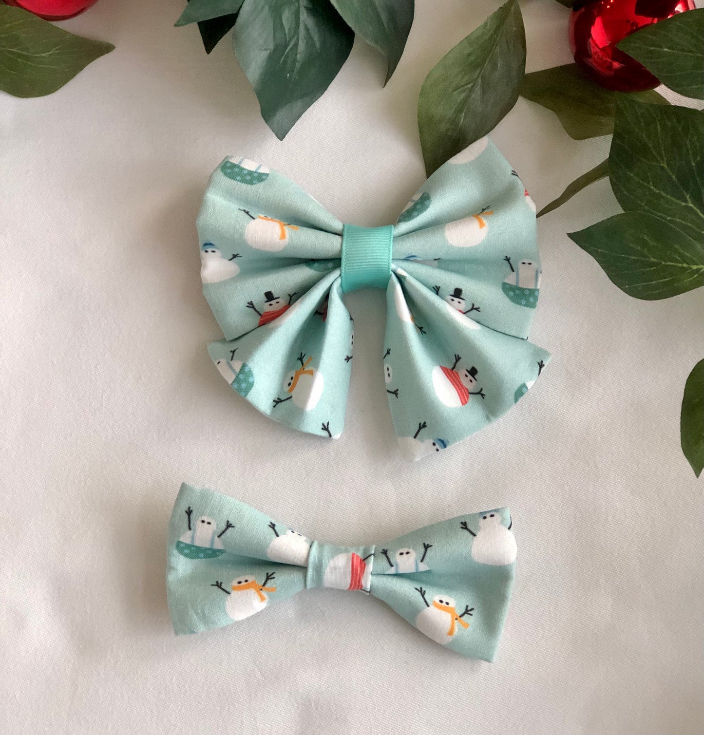 Holiday Bows with Tails