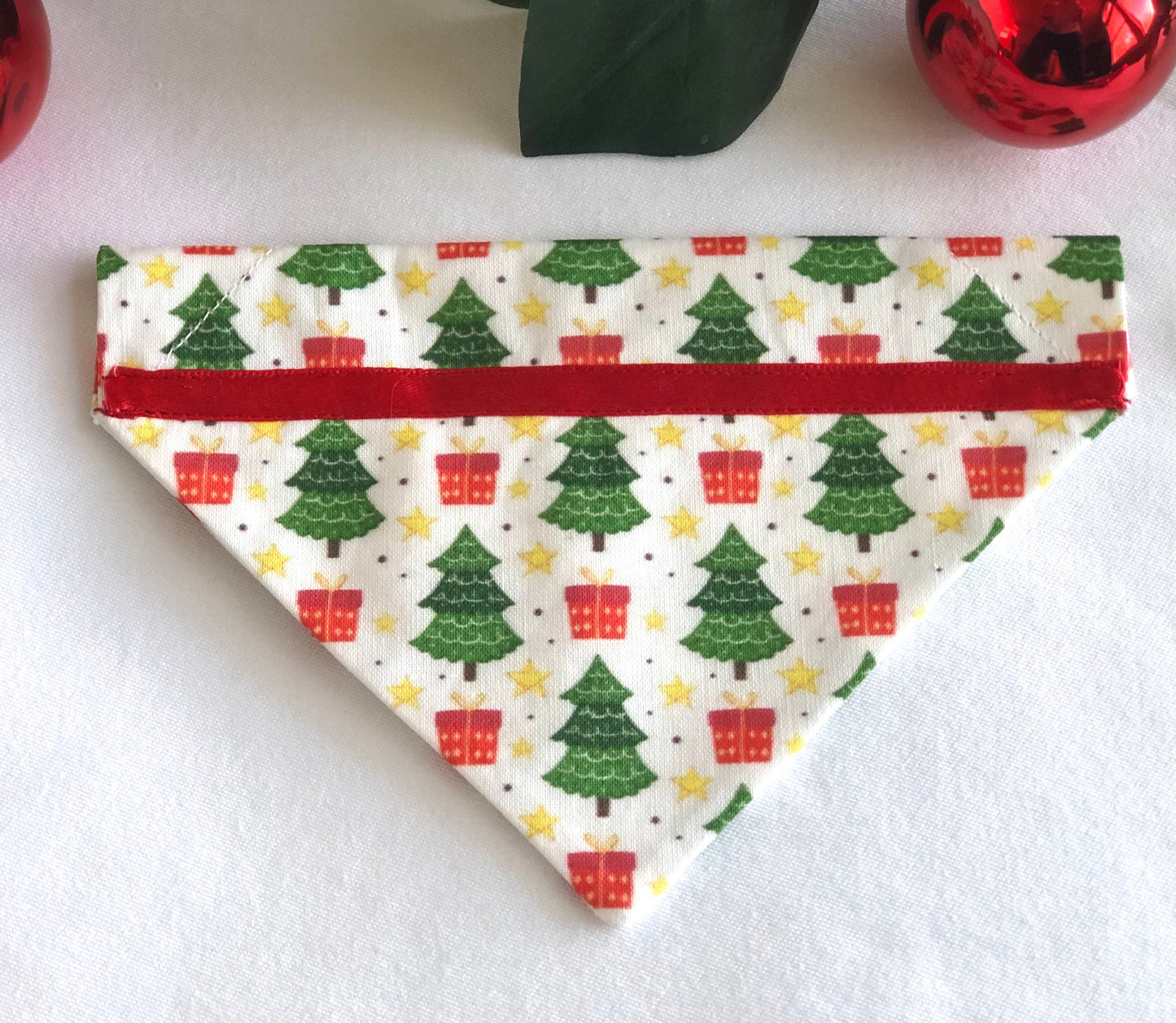 Festive Christmas Tree print in Scarves and Bows